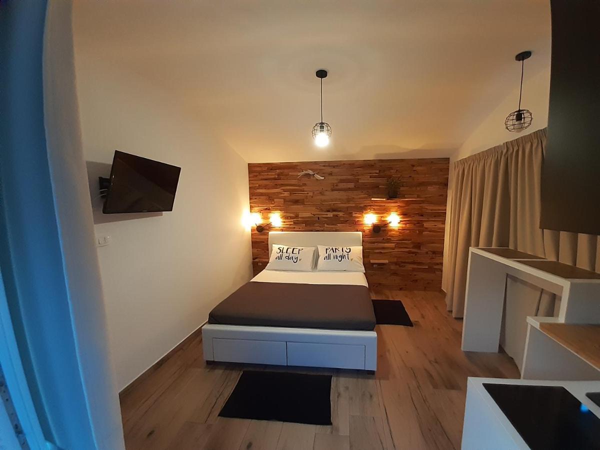 Little Olive Tree House Apartment Sali Exterior photo